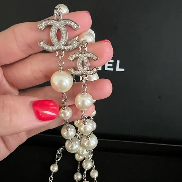 CHANEL Pearl and Silver Logo Necklace - Picture 2 of 8